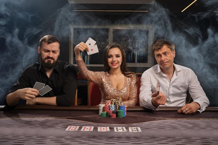 Antarmuka aplikasi mobile belijitu2 menampilkan menu sportsbook, live casino, dan slot games